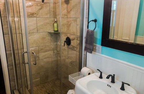Edwardsburg Bed & Breakfast | Bed & Breakfast private room and bath