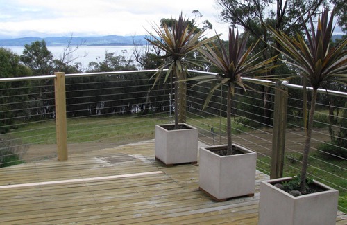 Alonnah Cottage | Bed in Bruny Seaside Accommodation