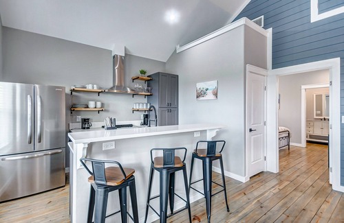 Port Bolivar House | Bee Ray's By the Seashore - a 2 bedroom, 2 bath home that sleeps 4.