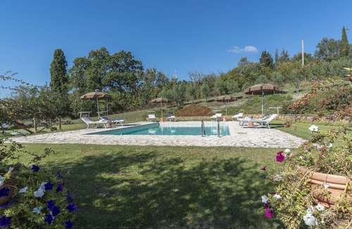 San Casciano dei Bagni Apartment | BEECH Apartment for 5 people in a farmhouse with swimming pool