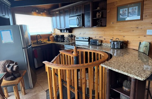Banner Elk Ski Chalet | Beech Mountain Ski-in/Ski-out with awesome deck views.