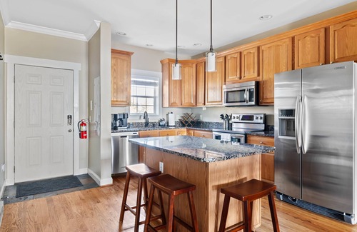 Southcrest Condo | Beech Mtn - GORGEOUS Mountain Views - Walk to Sledding Hill, slopes - Fireplace