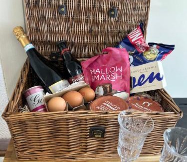 Beccles House | Beehive Cottage