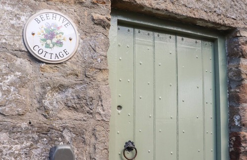 High Bentham Cottage | BEEHIVE COTTAGE, pet friendly, with open fire in High Bentham