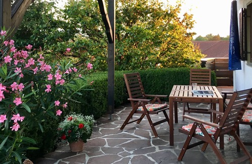Chieming Apartment | Behindertengerechte Ferienwohnung mit Südterrasse