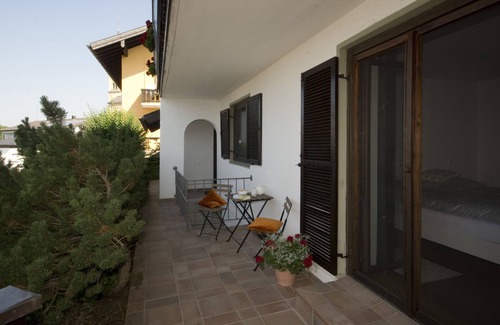 Chieming Apartment | Behindertengerechte Ferienwohnung mit Südterrasse