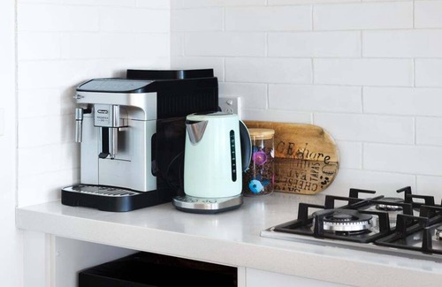 Inverloch House | Beilby Inlet Views - 2 minute walk to Beach