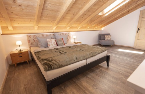 Truchlaching Apartment | "Beim Plößl" Rosengarten