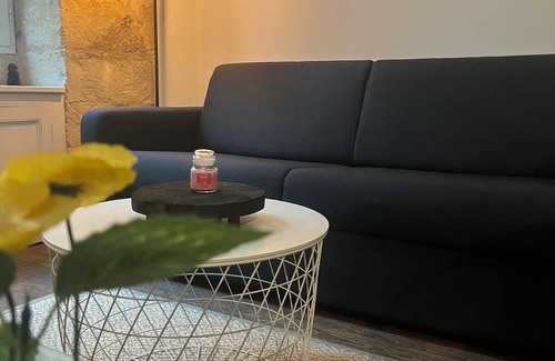 Saint-Michel Apartment | Bel appartement avec mezzanine en plein centre de Bordeaux