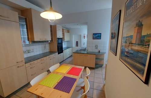 Quimper Apartment | Bel Appartement du Centre de Quimper, Rez-de-chaussée Avec Jardin