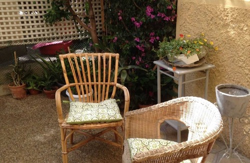 Beaulieu-sur-Mer Apartment | Bel apt Avec Petite Cour et Balcon au 1er, Dans un Fascinant Batiment Liberty