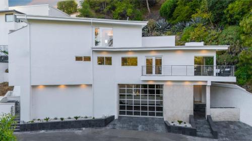 Hollywoodland Apartment | Belden View