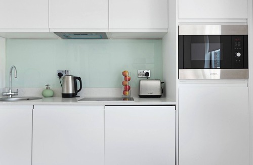 Belgravia Apartment | Belgravia Apartment by MoreThanStays | Lift