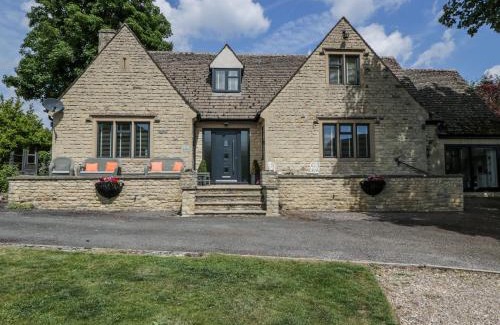 Stow-on-the-Wold House | Bell Garden