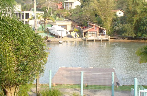 Barra da Lagoa House | Bella 5 stes Pond Front with Deck