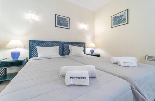 Correeira Apartment | Bella Vista - Apt 103 by HelloVacations