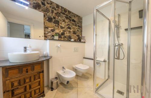 Capolago Apartment | Bella Vista RDA Luxury Apartments vista lago parking