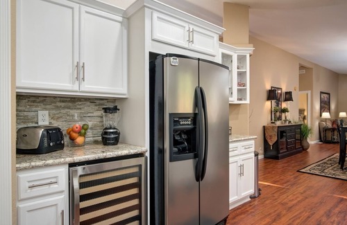 Temecula House | Bella Vista Villa Getaway Private Vineyard With Spa. Relax with Family & friends