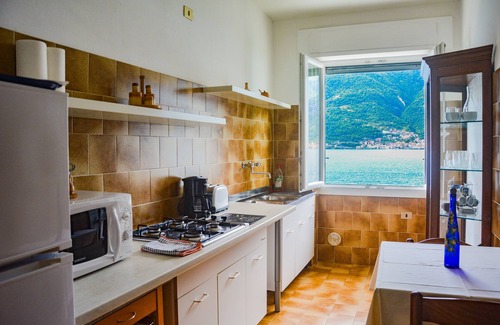 Lezzeno Apartment | Bellagio Villas - La Traviata directly on the lake