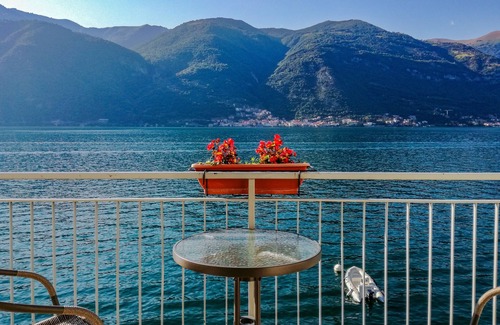Lezzeno Apartment | Bellagio Villas - La Traviata directly on the lake