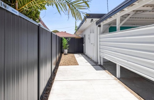 Bellara House | Bellara Springs - walk to the water