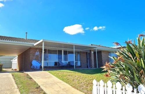 Tiddy Widdy Beach House | Bellavista