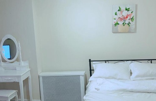 Queens House | Belle's place