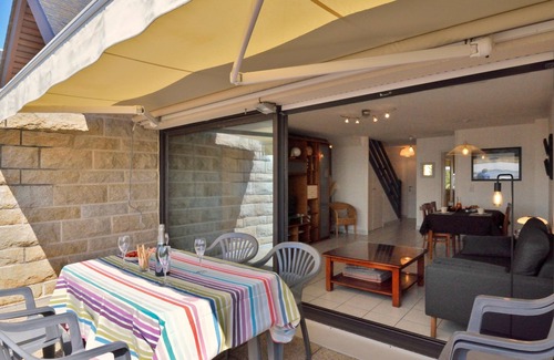 Kerroch Apartment | Belle Vue Mer et Groix by Interhome