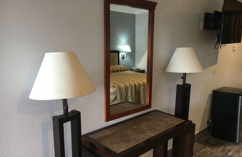 Bellflower Hotel | Bellflower Travel Inn