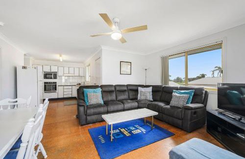 Crescent Head House | Bellhaven 1, 17 Willow Street