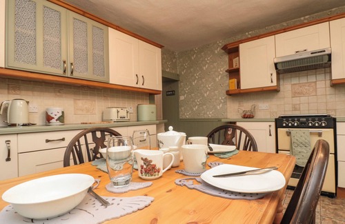 Malton Cottage | BELLMANEAR FARM COTTAGE, family friendly, with a garden in Malton