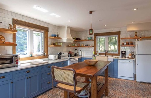 Havelock-Belmont-Methuen Cottage | Belmont Lake Life - Stunning Waterfront Cottage w/AC, WiFi, 6 kayaks, Canoe