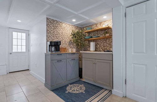 Wells Beach Apartment | Below Deck Summary: W
