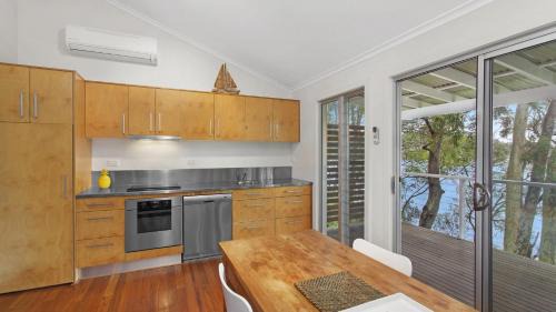 Pretty Beach House | 'Belvidere Cottage' by Accom Holidays
