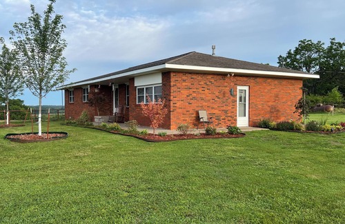 Osage County House | Ben Ranch House overlooking river - Full 3 Bedroom house. Minutes from Fairfax.