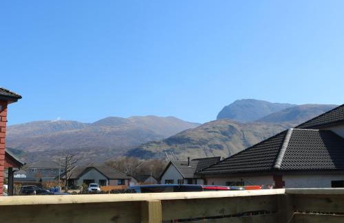Fort William Ski Chalet | Ben View Pod
