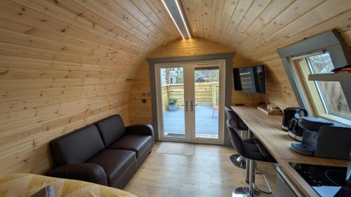 Fort William Ski Chalet | Ben View Pod