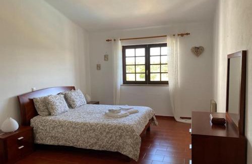 Lagoa e Carvoeiro Apartment | Benagil sea-view apartment Neptuno 4