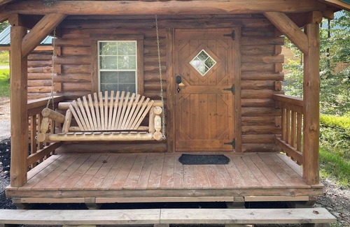 Benezette Cabin | Benezette, 1b ,1b cabin. Minutes from the Elk center.