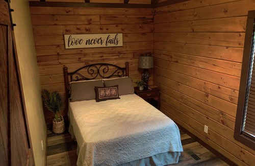 Whiteside Cabin | Bennett Lake Tiny Cabin
