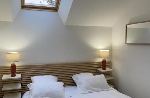 Durdat-Larequille House | Bergerie rénovée avec piscine partagée, animaux acceptés, proche Néris-Les-Bains - FR-1-489-411