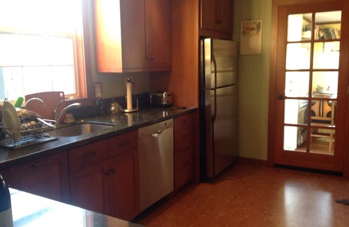 Albany House | Berkeley/Albany 2 BR Home. Perfect for couples, families, new grandparents!