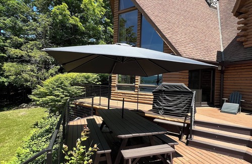 Taconic House | BERKSHIRE MOUNTAIN LAKEFRONT LOG HOUSE FAMILY RETREAT