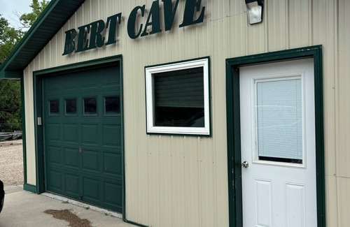 Devils Lake Cabin | "Bert Cave" - Lake Side Cabin, Hovde Resort