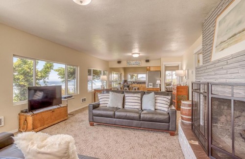 Seal Rock House | Bertelsen's Barracks
