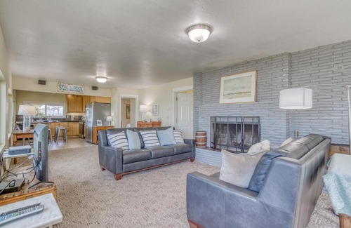 Seal Rock House | Bertelsen's Barracks