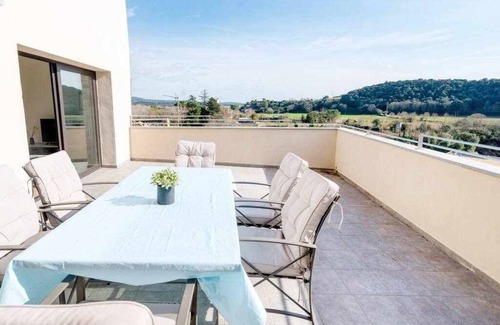 Besalu Apartment | Besalu Attic modern apt w /terrace & great views