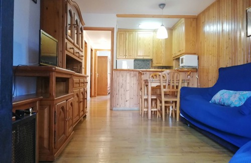 Taull Apartment | Besiberri 3 apartment located on the first floor and with terrace