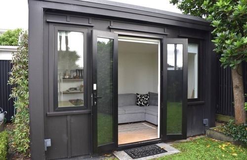 Devonport House | Bespoke Stays - Owens Road Villa