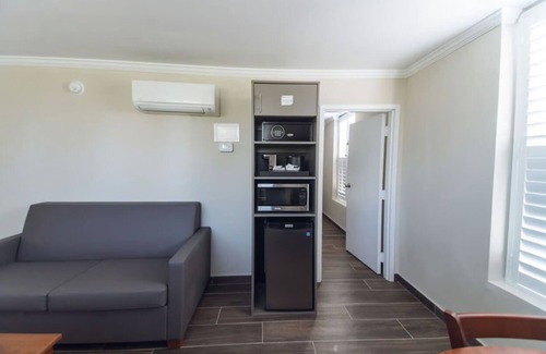 Ocala Hotel | Best Choice! Free Breakfast and Free Parking, Seasonal Pool, Pets Allowed!